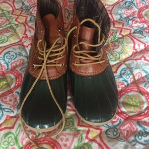 Duck boots